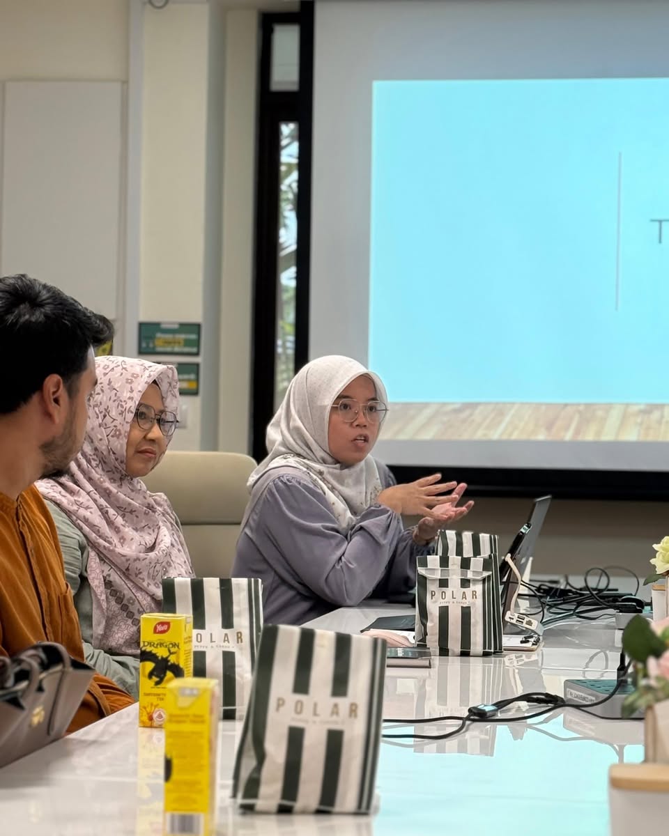 Scenes from the visit to Muhammadiya Welfare Home